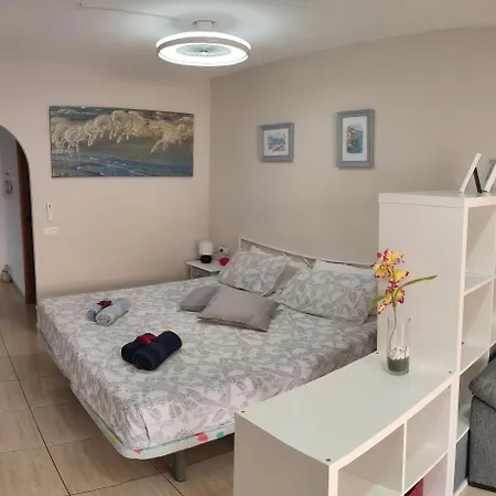 Casa Gio-monolocale Con Piscina Riscaldata 아파트 *